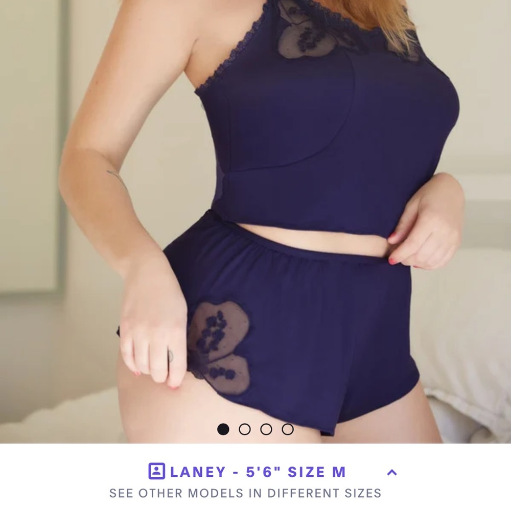 A Peek Behind the Lace Sleep Short-BLACK